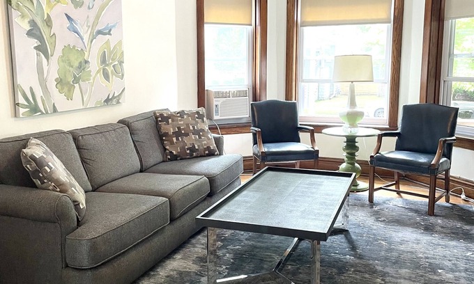 Forest Park Appartement | Clean and Comfy Updated Apt in Convenient Location