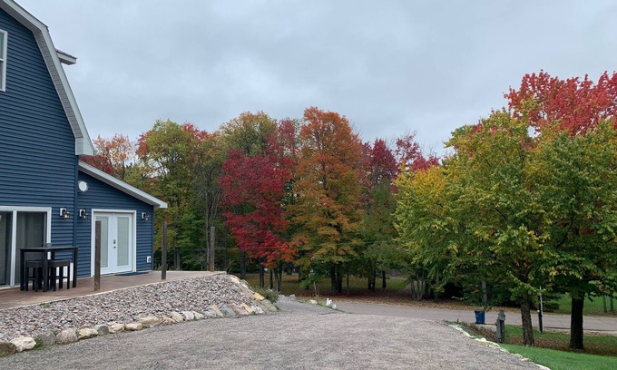 Town of Bellmont Maison | Clean and cozy total eclipse retreat, perfect for enjoying the Adirondacks!