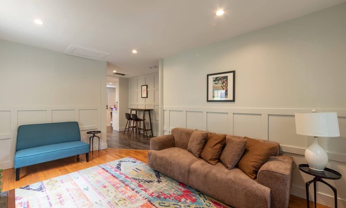 Lower Burns Park Appartement | Clean & Quiet 4-BR near Downtown and UM Campus