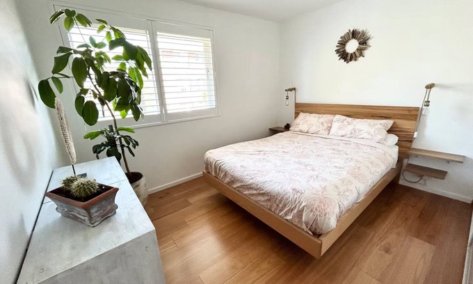 Hillsdale Appartement | Clean,bright apartment & CARPORT close to: beach, airport, CBD