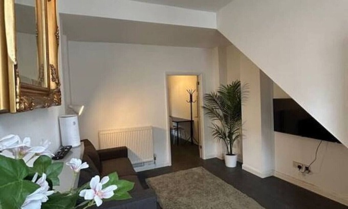 Stoke-on-Trent Maison | Clean Budget Accommodation