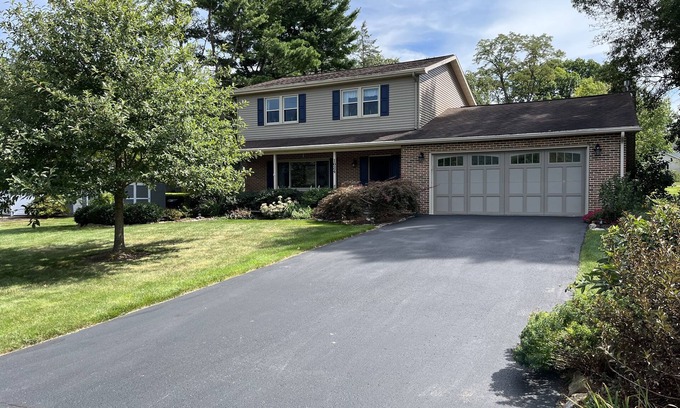 Boalsburg Maison | Clean, Comfortable, Close to Campus in a Quiet Neighborhood