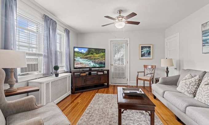 Bryn Mawr Appartement | ★ "Clean, Comfortable & Convenient