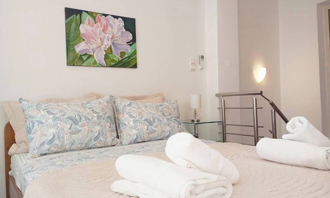 Ierapetra Appartement | Clean & Cozy 2-Level Home in the Heart of Ierapetra – Perfect for Extended Stays