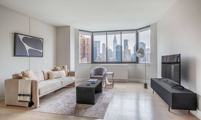 Tudor City Appartement | Clean Kips Bay 2BR w/ Gym & Doorman, nr Comedy & Theater, by Blueground
