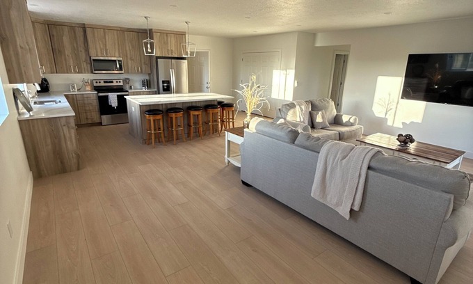 Erda Appartement | Clean New 2 Bedroom, 2-Bath detached apartment