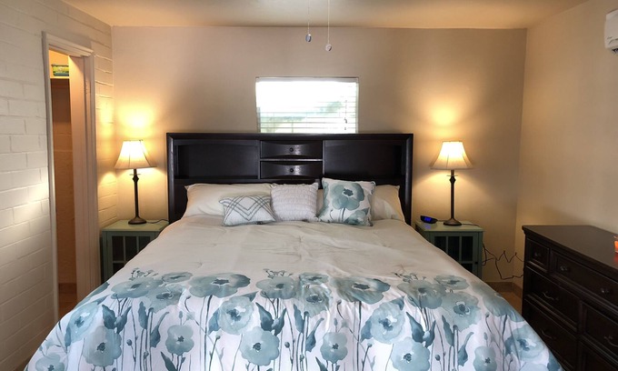 Tucson Maison | Propre, luxueux 1 chambre avec tout ce dont vous avez besoin. Granite, travertin!