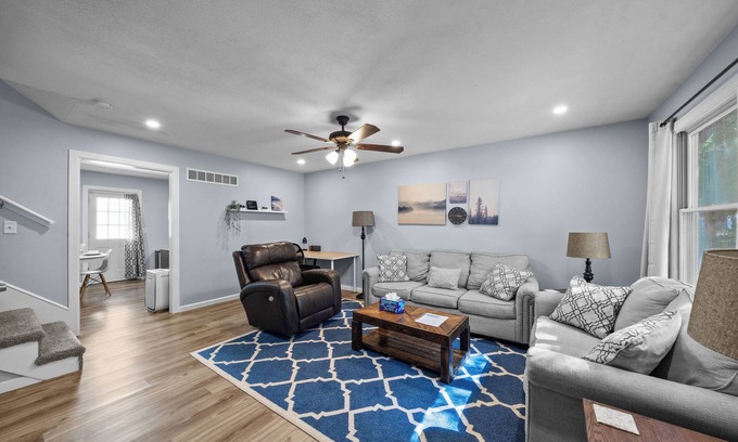 Spring Hill Maison | Clean Spacious Renovated Townhouse!