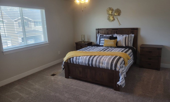 Cedar City Maison | Clean Spacious Home