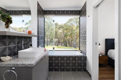 Eganstown Maison | Clematis Villa