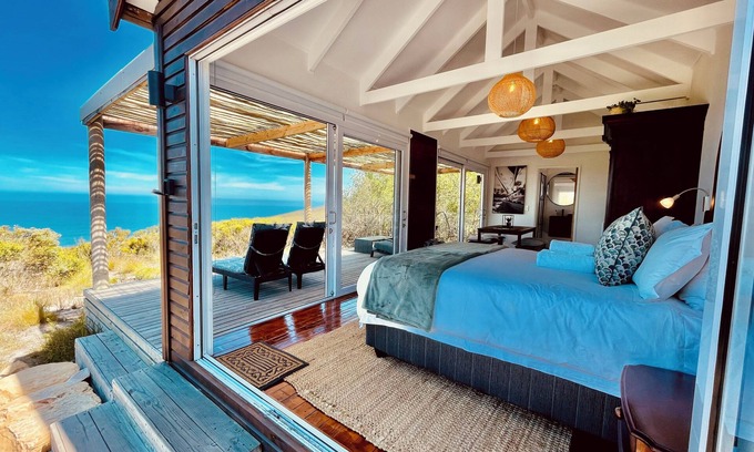 Plettenberg Bay Cabine | Seaside Serenity: Clifftop Cabin with Ocean Views & Private Hikes