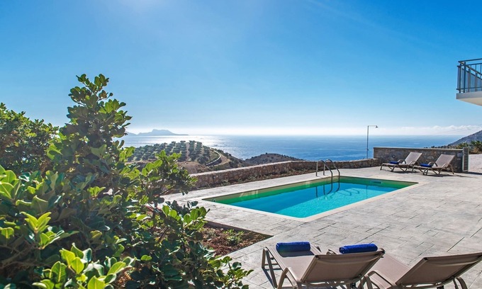 Agia Galini Villa | Tranquil sea view villa with pool,2km from beach!