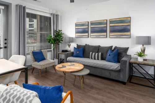 Crestline Heights Appartement | Close to 280 shops restaurants Grandview Med Ctr