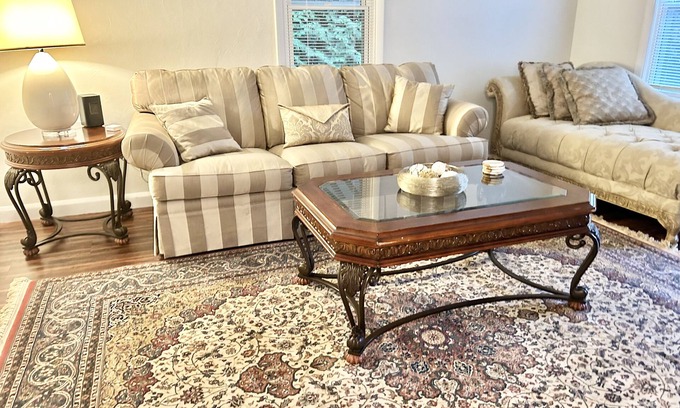 Monroeville Maison | Close to all things in Pittsburgh