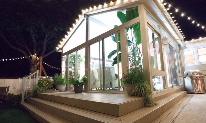 Rochester Maison | Close to everything, Amazing sun room, private backyard, BEAUTIFUL HOME