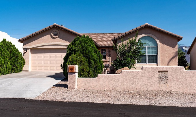 Gold Canyon Maison | Courte distance de la Gold Canyon Golf Resort!