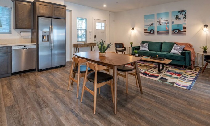 Willmore Maison | CENTRE-VILLE Long Beach 5bed / 4bath