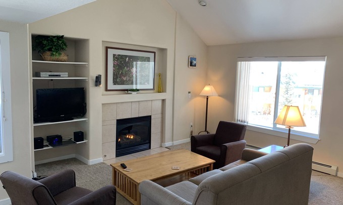 Summit Cove Copropriété | Close to Keystone, A-Basin, Copper and Breckenridge w/hot tub + pool - sleeps 8!