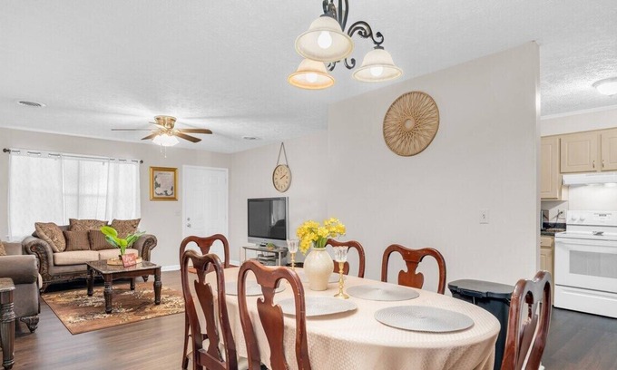 Starkville Maison | Close to MSU | Family Environment | Comfortable