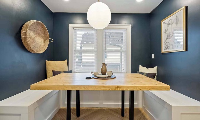 Clintonville Appartement | Close to OSU Rooftop Patio Grill & Outdoor TV