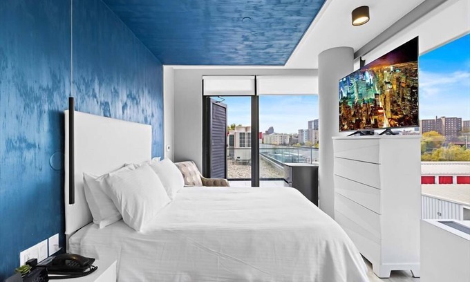 Port Morris Hôtel | Close to Stadium Studio F Bal BR | Hotel Amenities