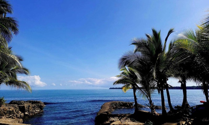 Cahuita Cabine | Close to the beach! Cabina C 1 for up to 5 people. Fully equipped kitchen!