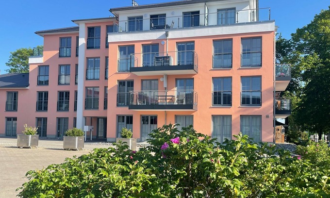 Lauterbach Appartement | Close to the sailing harbor - Alte Fischfabrik Lauterbach FeWo 07 Relaxing in Lauterbach