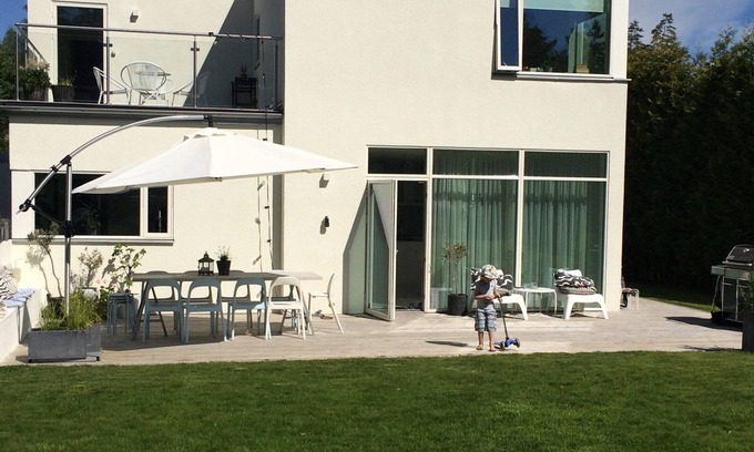 Saltsjo Boo Villa | Proche de la mer et Stockholm.