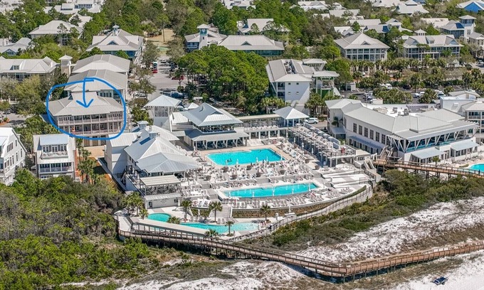 Beach District Copropriété | Closest Condo to the Watercolor Beach Club and the Beach Access