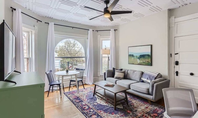 City Park Appartement | Cloud by Modern Midstay | 1 Block to City Park #C9
