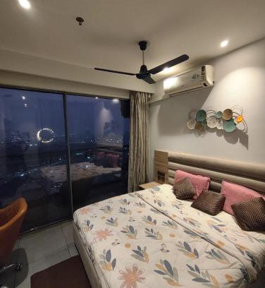 Sector 62 Appartement | Cloud stays 36th floor