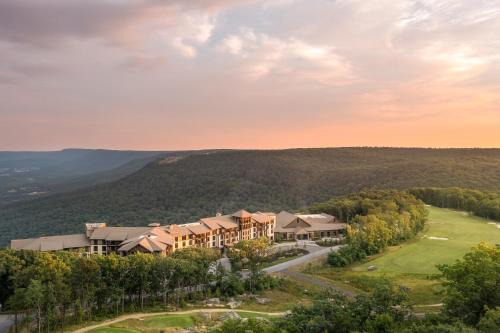 Rising Fawn Station Balnéaire | Cloudland at McLemore Resort Lookout Mountain, Curio by Hilton