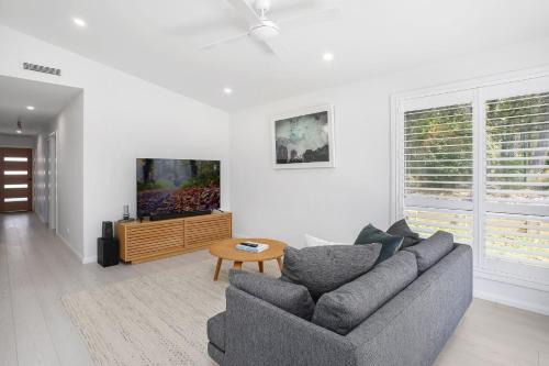 St. Georges Basin Maison | Clovelly - Book 3 nights, pay for 2!