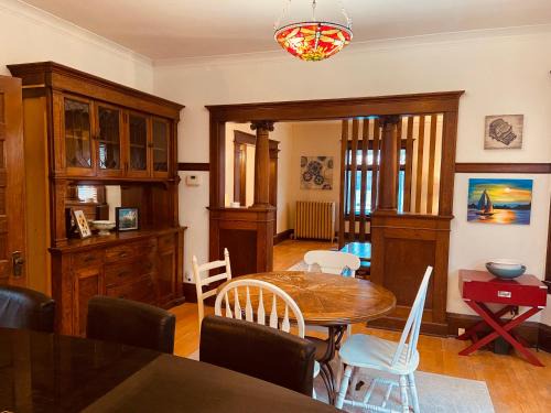 Powderhorn Appartement | Clover Apartment in Blue House on the Park