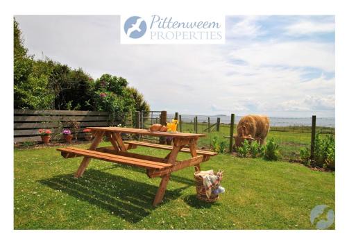 Anstruther Maison | Clover Cottage countryside retreat with sea views