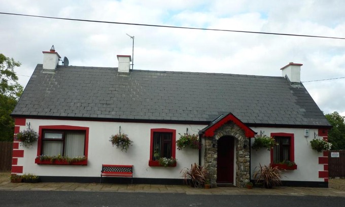 Lecemy Maison | Clyhore Cookie Cottage