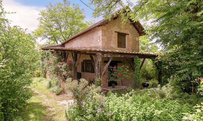 Les Eyzies Cottage | Gîte au calme en Aquitaine avec terrasse meublée