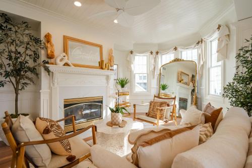 North End Hôtel | Coastal Chateau