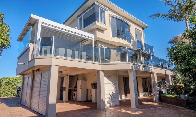 Papamoa Beach Maison | Coastal Chic - Papamoa Beach Holiday Home