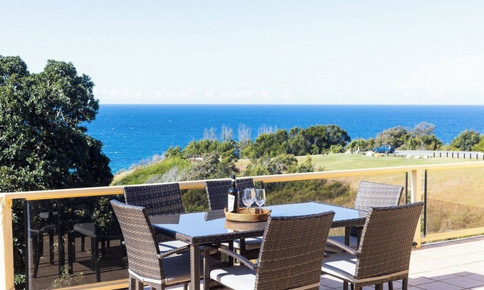 Nambucca Heads Appartement | Coastal Chill - Oceanview Rooftop Getaway