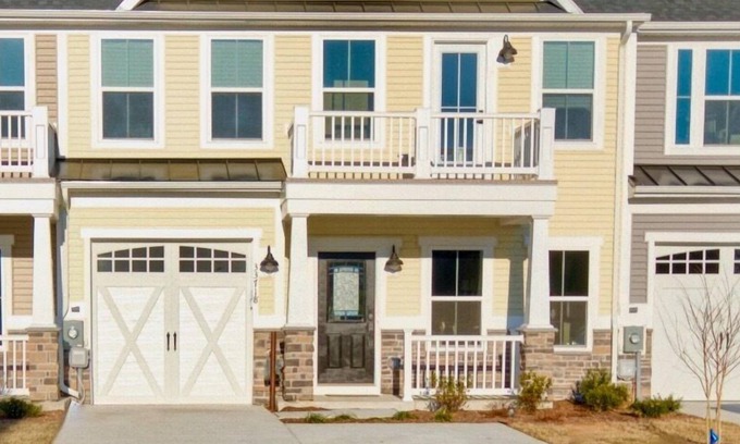 Lewes Villa | 3 BR, 2.5 Baths * Sleeps 8 * New Luxury Villa