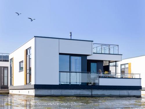 Ribnitz Location De Bateaux | Coastal Comfort with Terrace