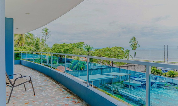 Puntarenas Copropriété | Coastal condo with sea views, balcony & resort amenities