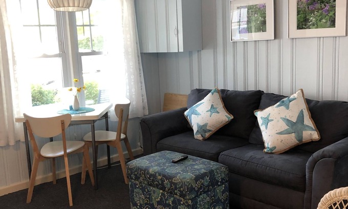 Wells Beach Copropriété | COASTAL CONDOMINIUM #16. COZY CONDO STEPS FROM THE BEACH!