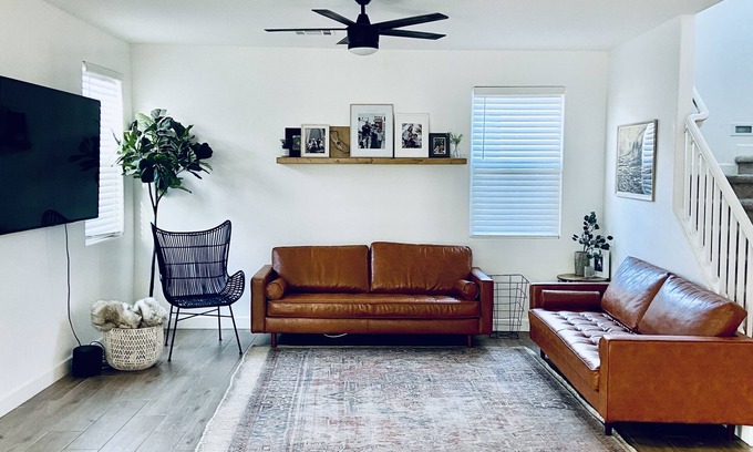 Pecan Creek South Maison | Coastal contemporary modern home 5mins from Schnepf farms