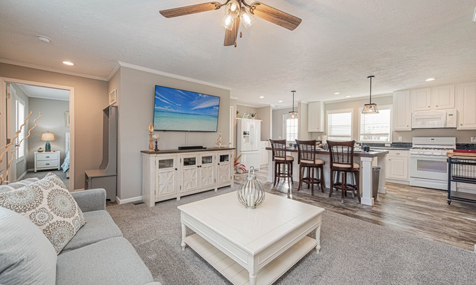 Milton Maison | Cozy Coastal Cottage with bike trail access. Only minutes from Downtown Lewes!
