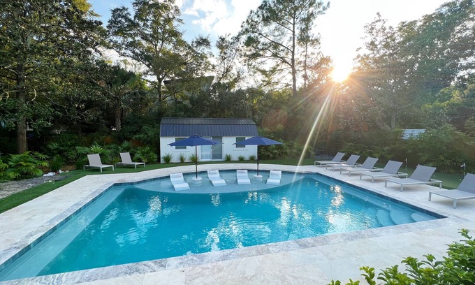 Old Village Maison | Coastal Cottage in Charming Old Mt Pleasant!