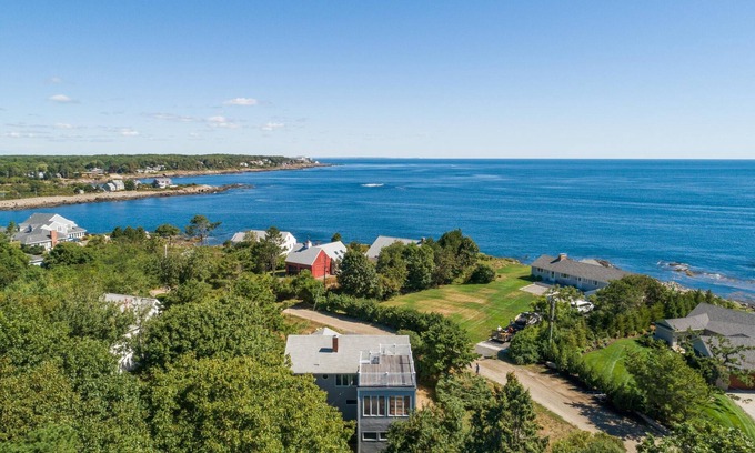 Cape Neddick Maison | Coastal Cottage w/ Roof Deck Ocean Views - York, ME 4 Beds, 3 Baths, Sleeps 9