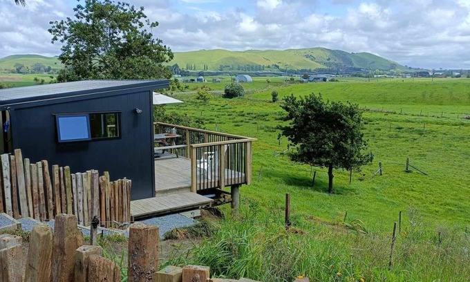 Pukehina Cabine | Coastal country cabin escape