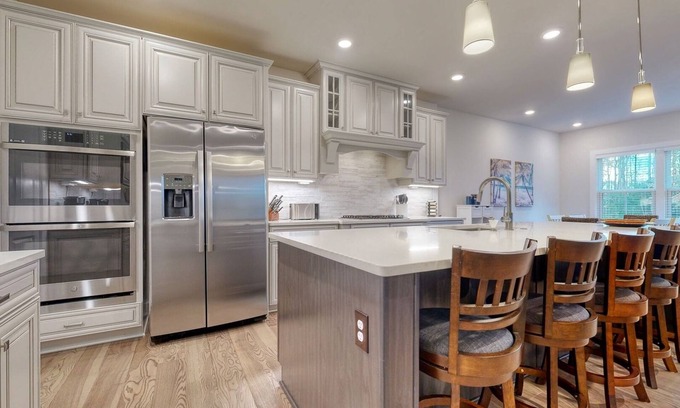 Lewes Maison | COASTAL DAYDREAMS- 6BD, 4BA - Sleeps 14 - World-class amenities!